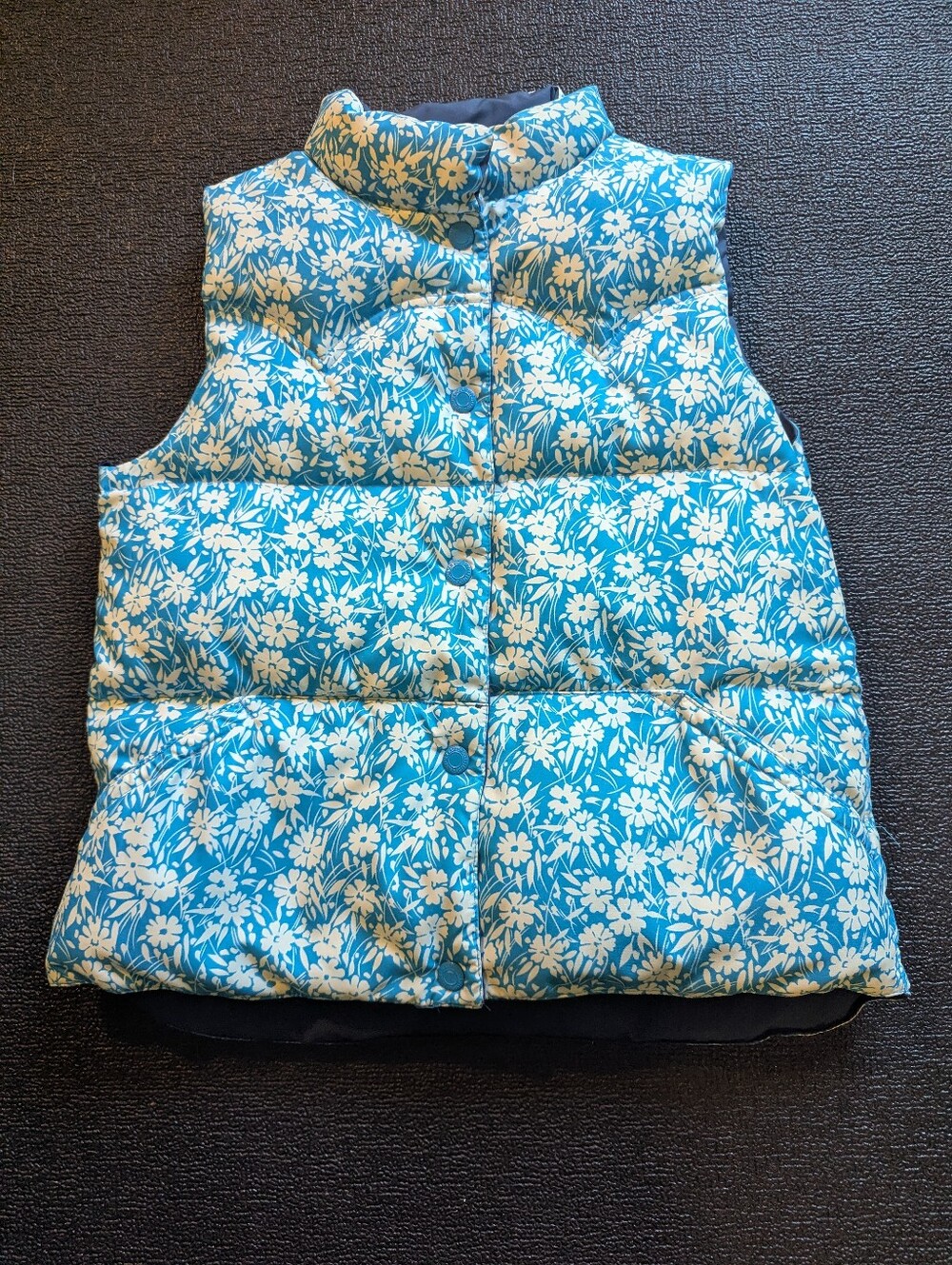 Reversible Vest - Picture 7 of 9